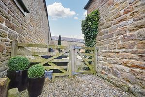 Photo 17- click for photo gallery